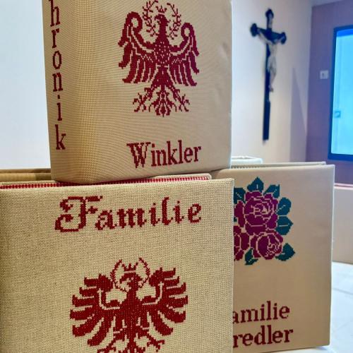Familienchronik 24/25-12