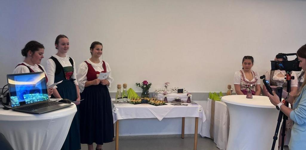 Präsentation ihrer Arbeit Präsentation ihrer Arbeit